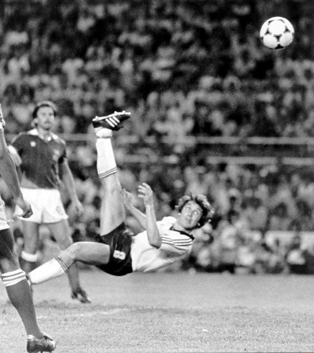 1982: Klaus Fischer mit Fallrückzieher