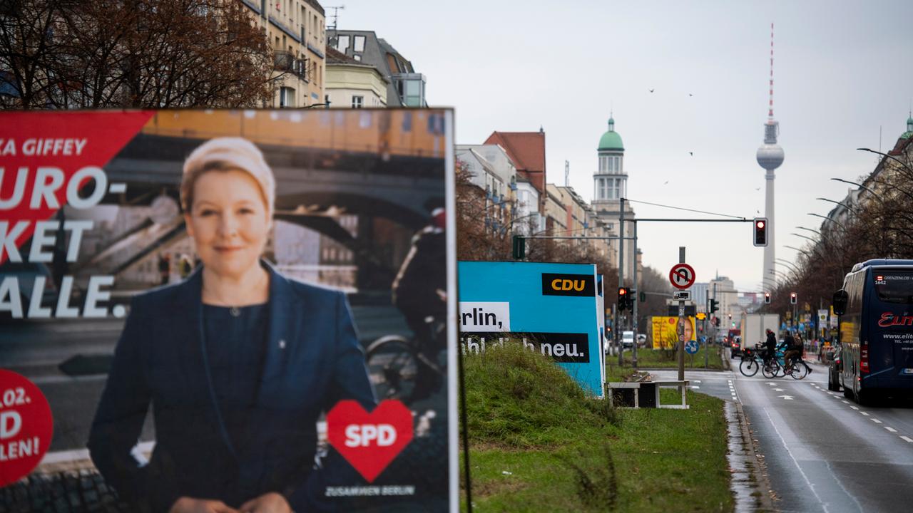 Wahl in Berlin: CDU führt knapp vor SPD