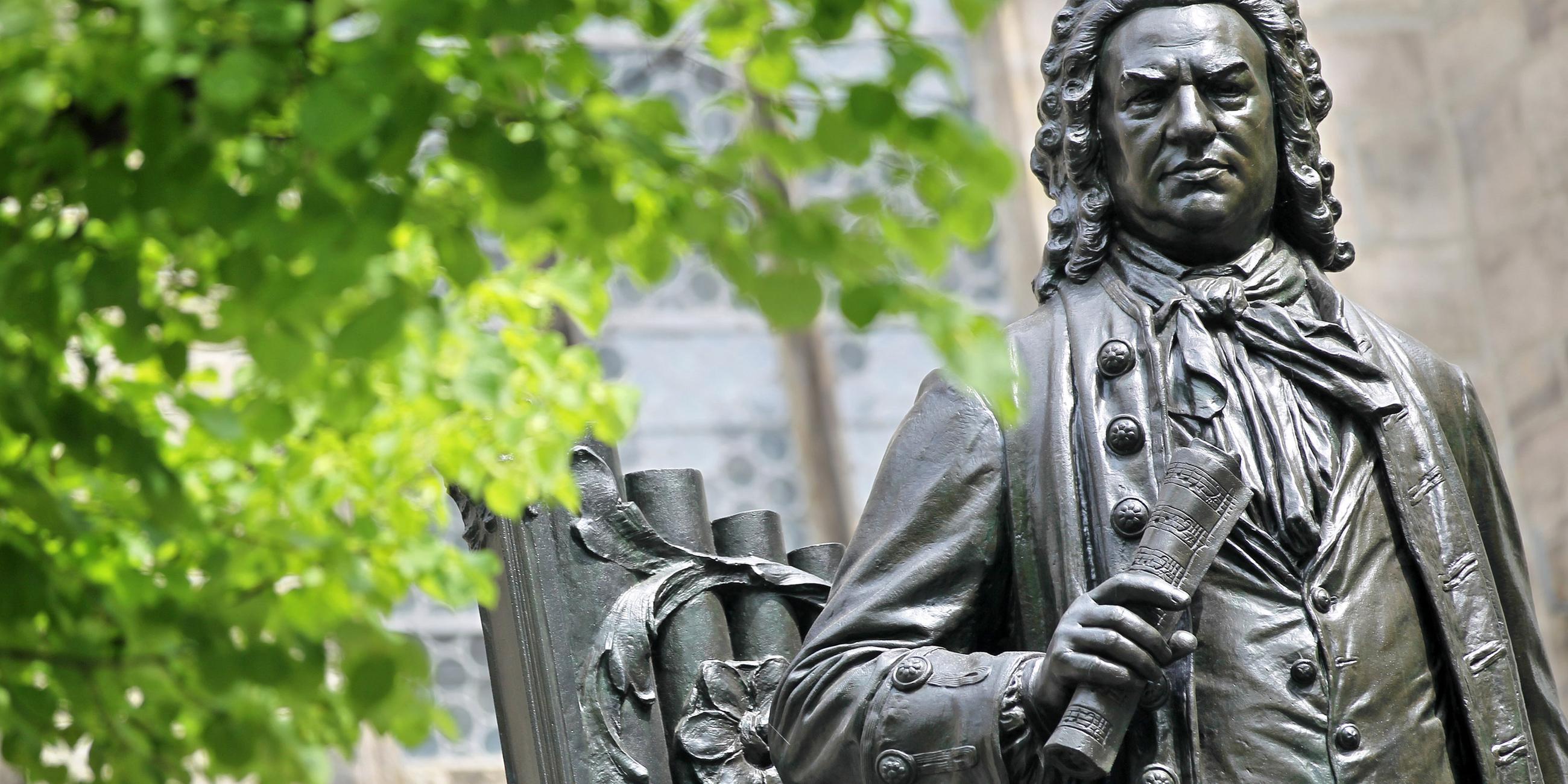 ARCHIV, 04.06.11, Leipzig: Eine Statue des Komponisten Johann Sebastian Bach.