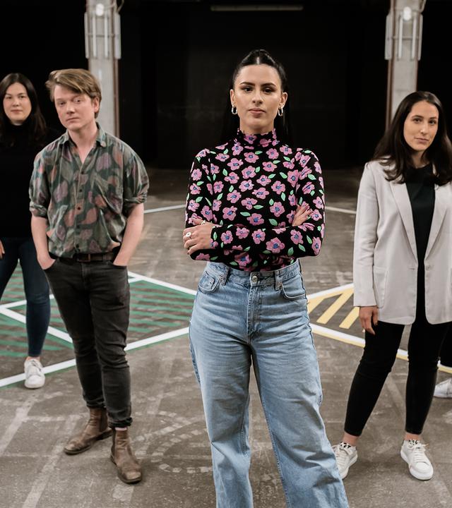 Salwa Houmsi mit Gästen