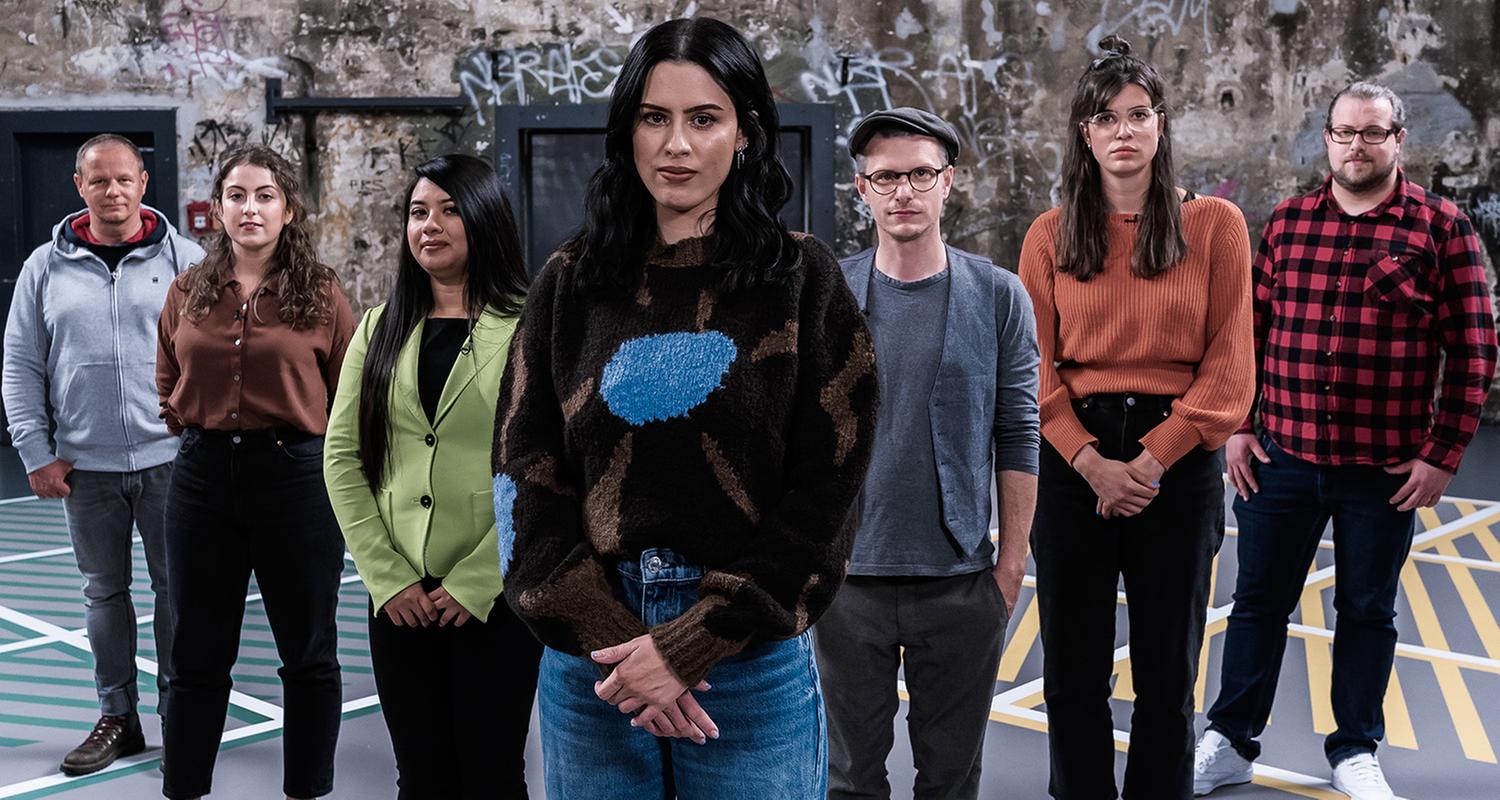 Salwa Houmsi mit Gästen