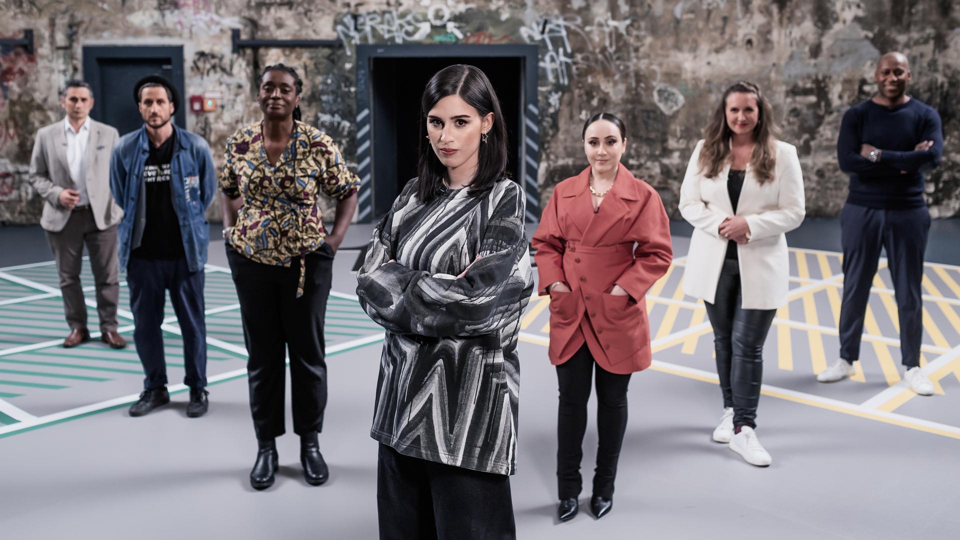 Salwa Houmsi mit Gästen