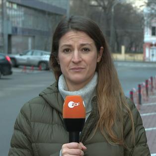 ZDF-Reporterin Alica Jung in Dnipro/Ukraine