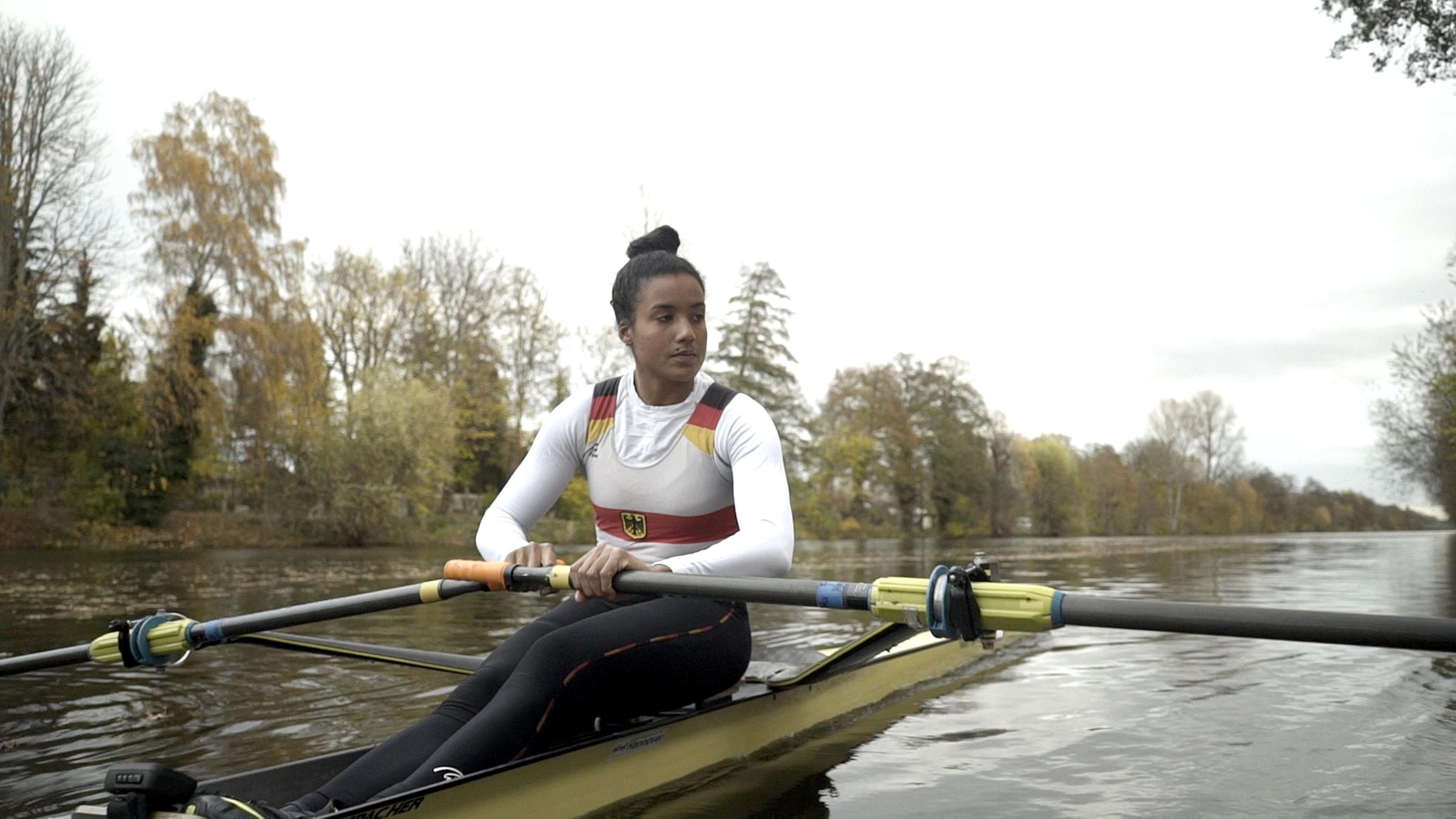 Auf dem Bild sieht man Carlotta Nwajide