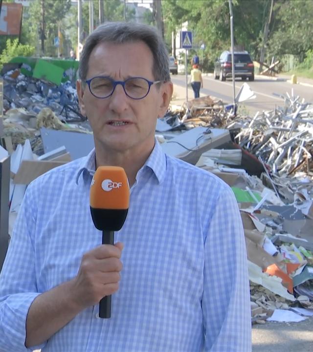 ZDF-Korrespondent Luc Walpot in Irpin/Ukraine