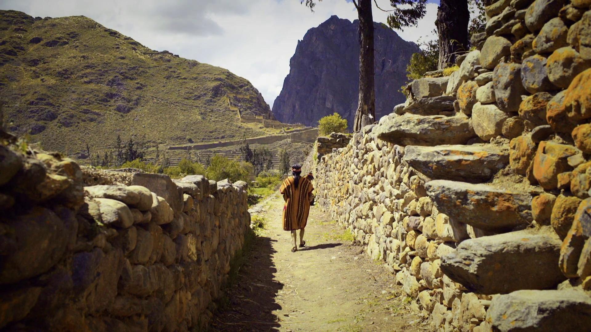 Baukunst der indigenen Völker (nachgestellte Szene). 