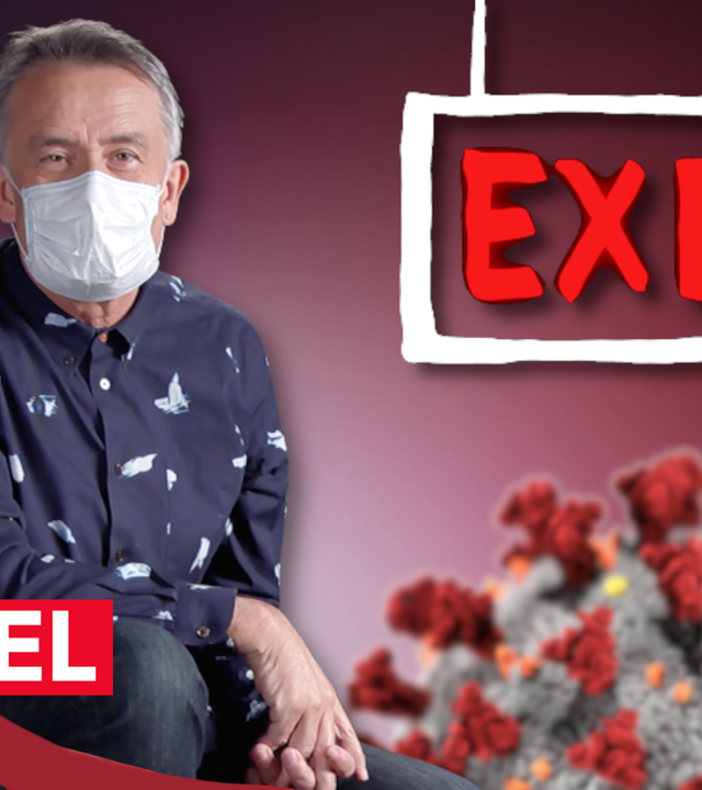 Gert Scobel mit einem "Exit-Schild" im Bild