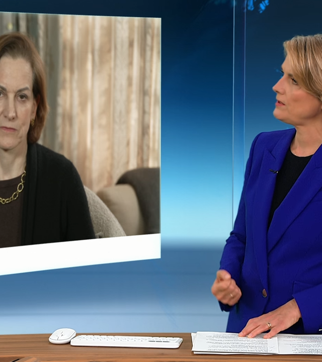 Die USA seien zwar "immer noch eine Demokratie", aber Trump und sein Team würden versuchen, die Regeln des politischen Systems zu ändern, sagt die Historikerin Anne Applebaum.