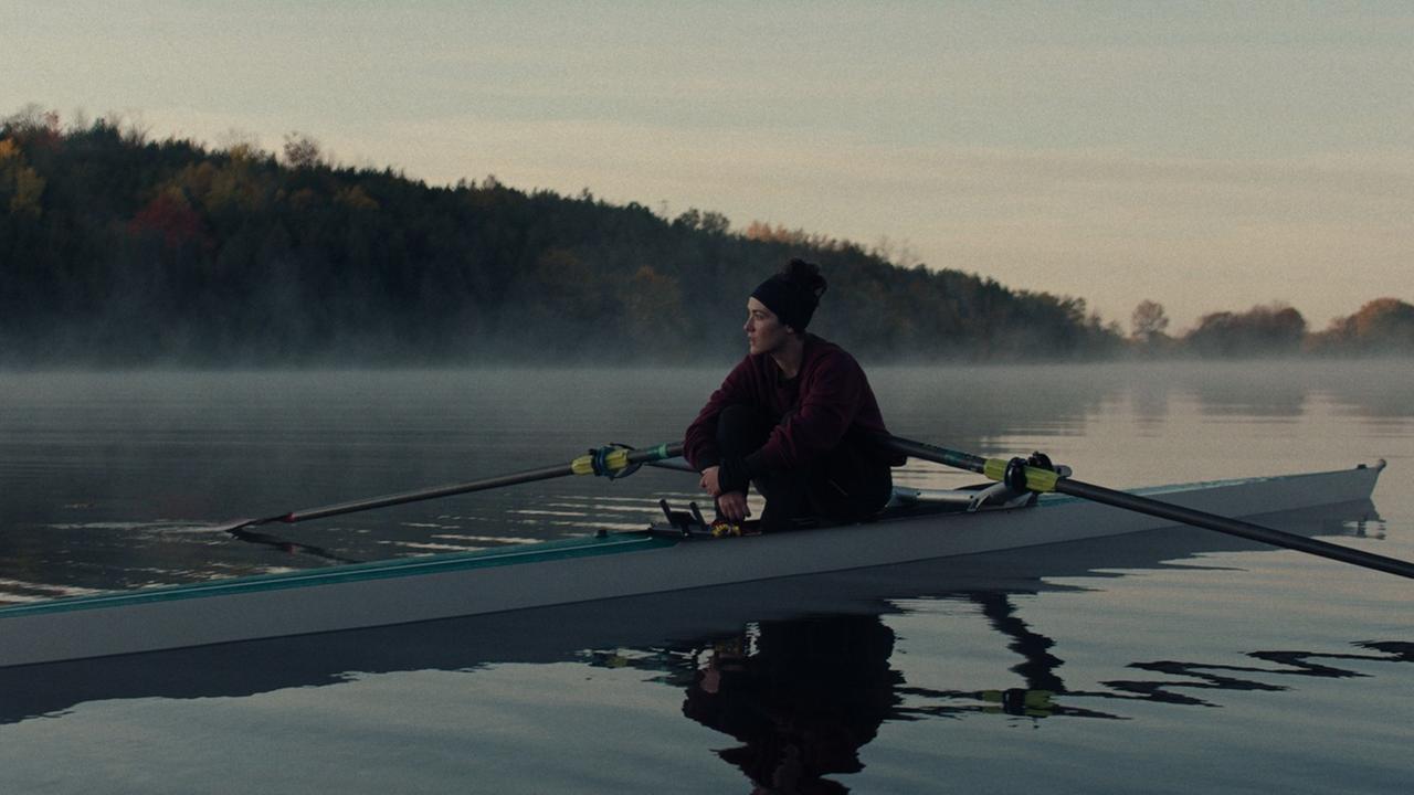 "Die Novizin": Alex (Isabelle Fuhrman) zwingt sich zu jeder Tageszeit aufs Wasser.