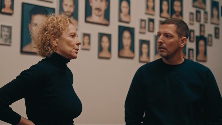 "German Guilt": Katja Riemann und Thilo Mischke unterhalten sich im Maxim Gorki Theater.