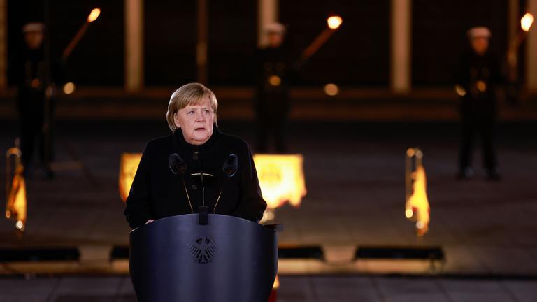 Großer Zapfenstreich für Merkel