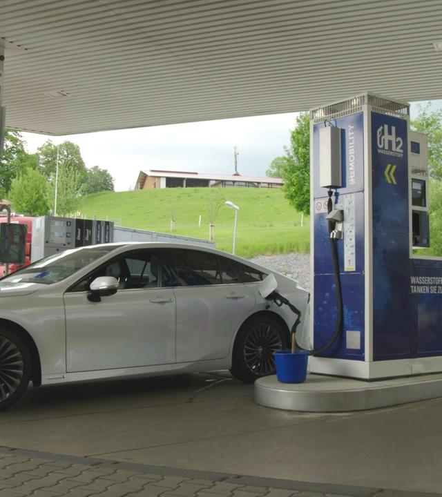 Auto an Tankstelle