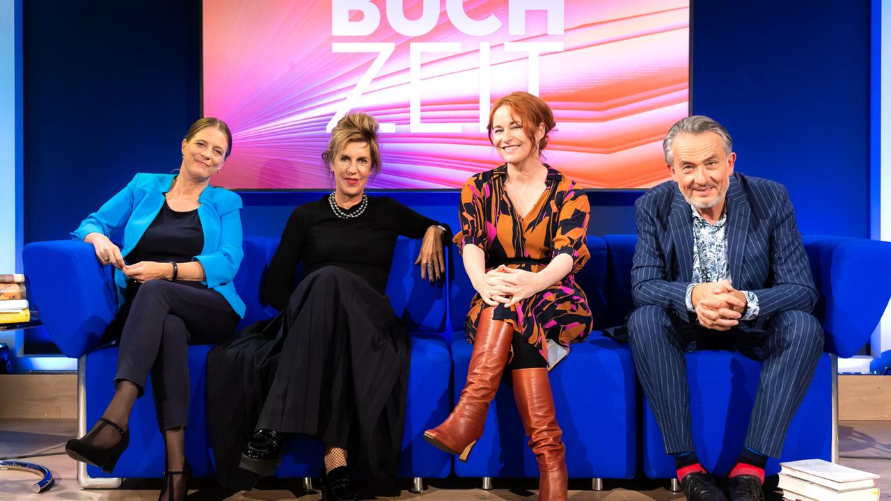 Sandra Kegel, Barbara Vinken, Katrin Schumacher und  Gert Scobel auf dem Blauen Sofa 