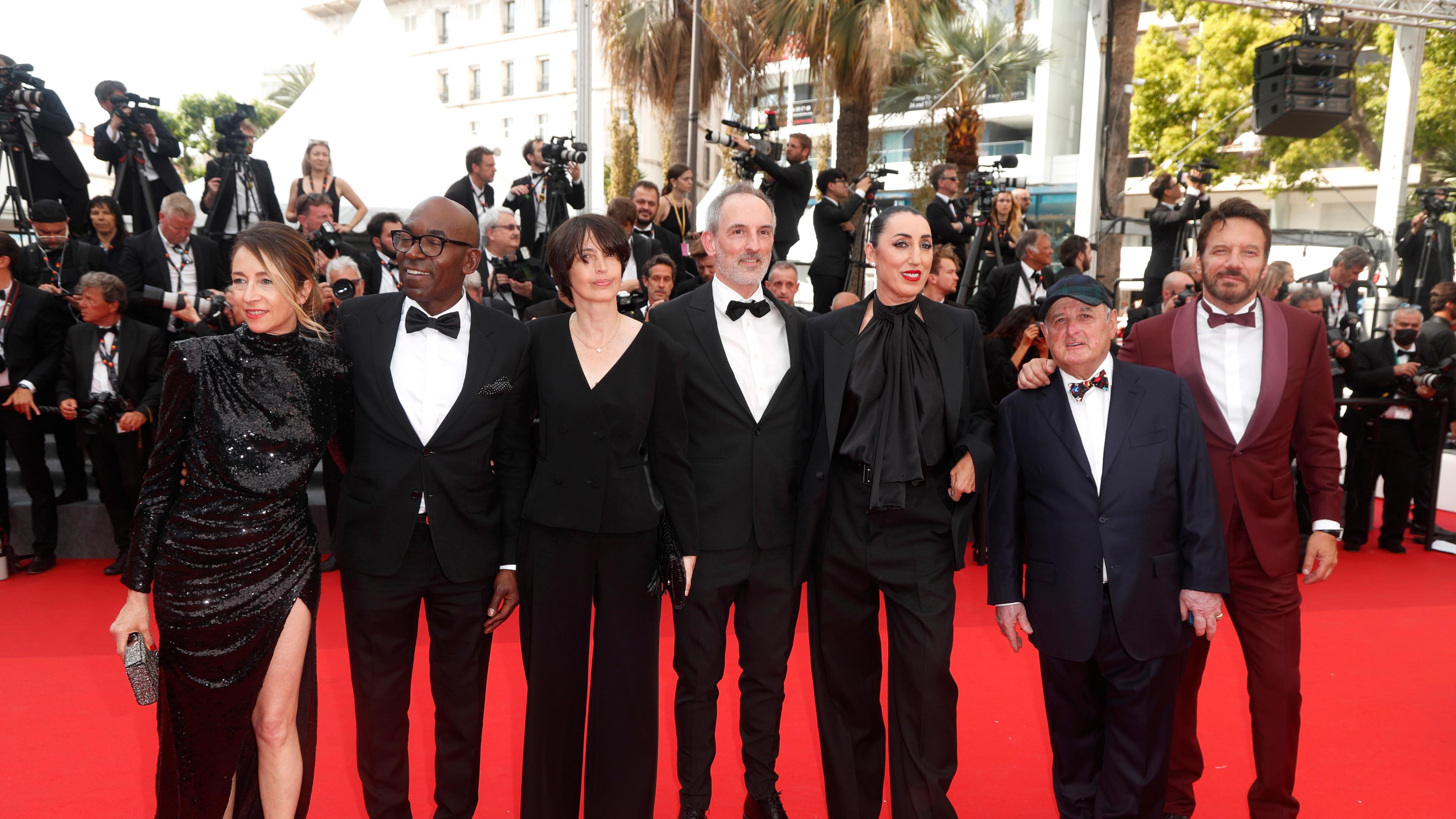 23.05.2022, Cannes, France: Die Jury des Cannes Filmfestival wird auf dem roten Teppich fotografiert.