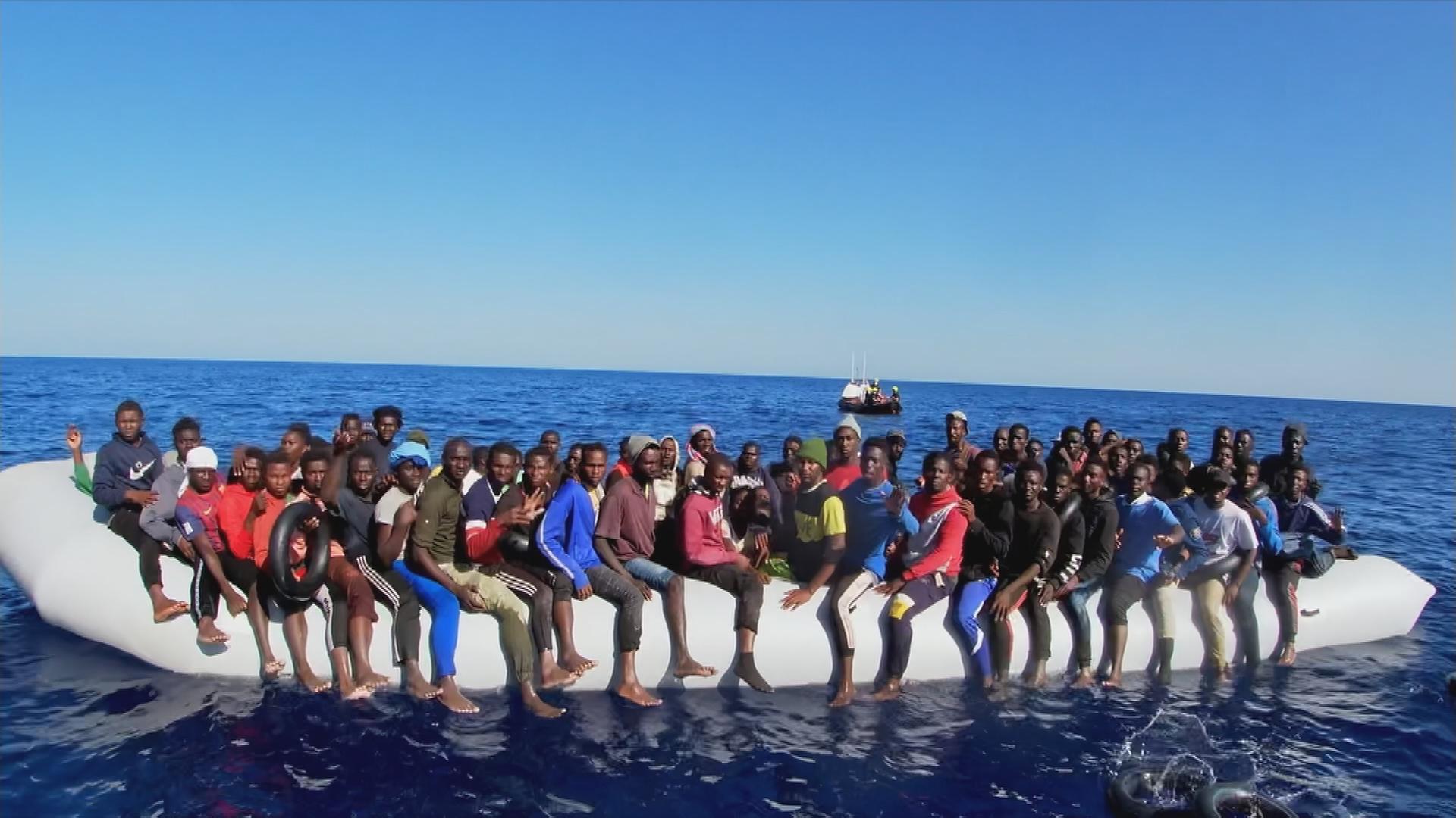 Flüchtlingsboot auf dem Mittelmeer