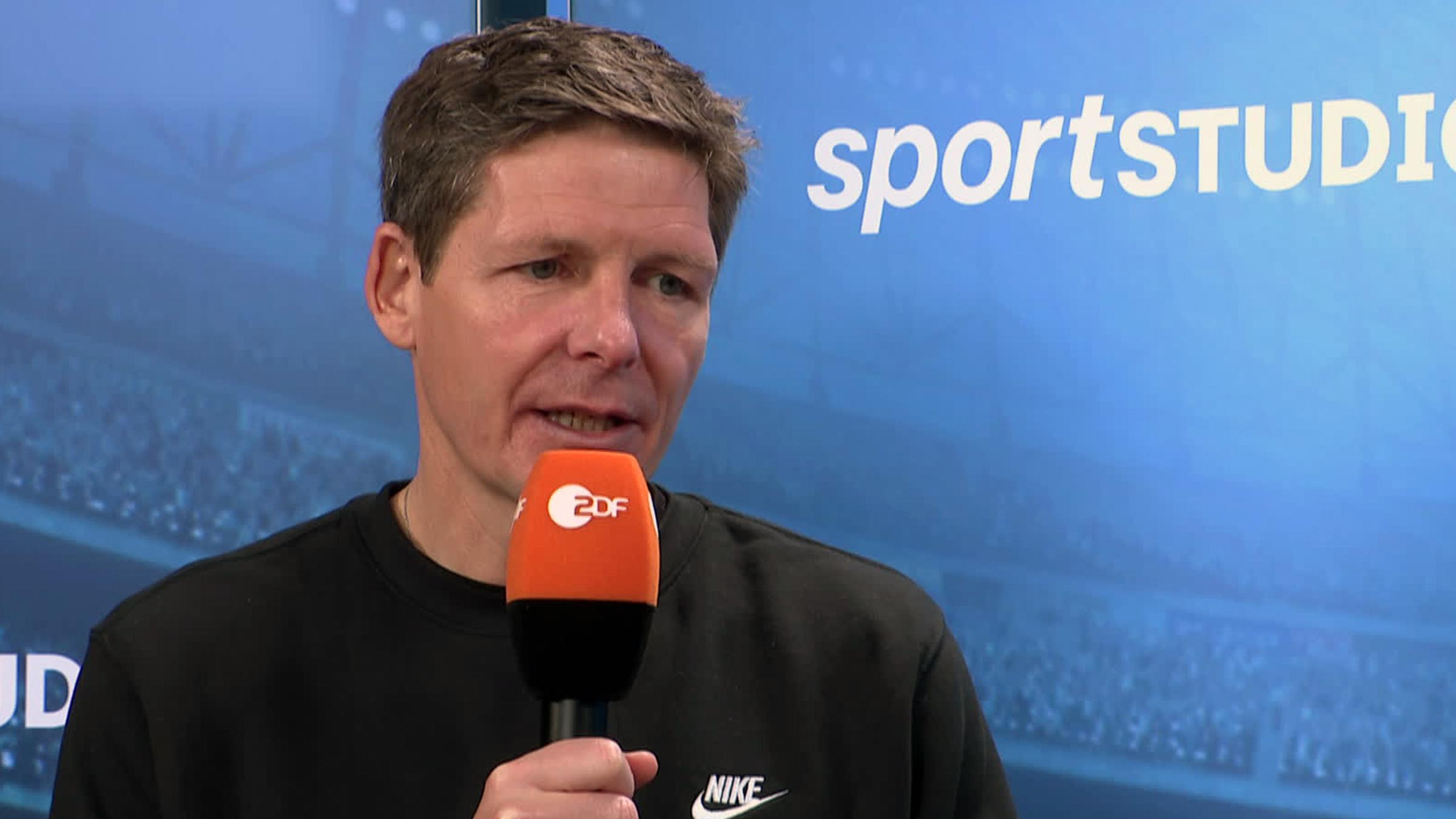 15.04.2023, Mainz: Oliver Glasner (Trainer Eintracht Frankfurt) im Interview mit Sven Voss