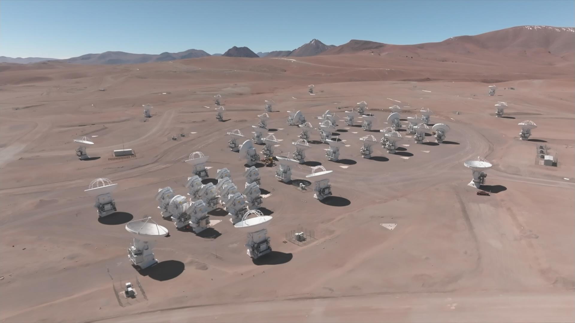 AL;A-Teleskope in der chilesischen Atacama-Wüste