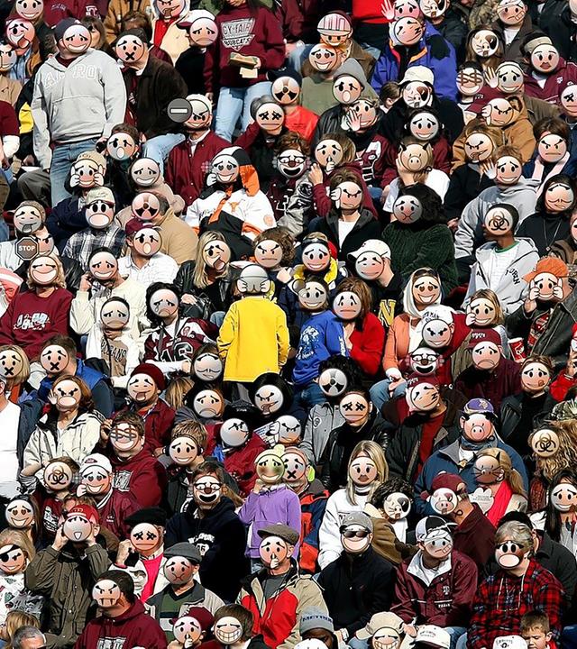 Menschenmasse. Gesichter mit Smileys