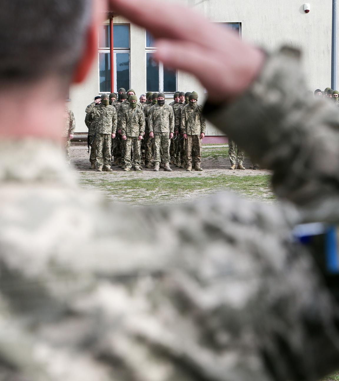 Ukrainian soldiers complete training by the Joint Forces Training Command