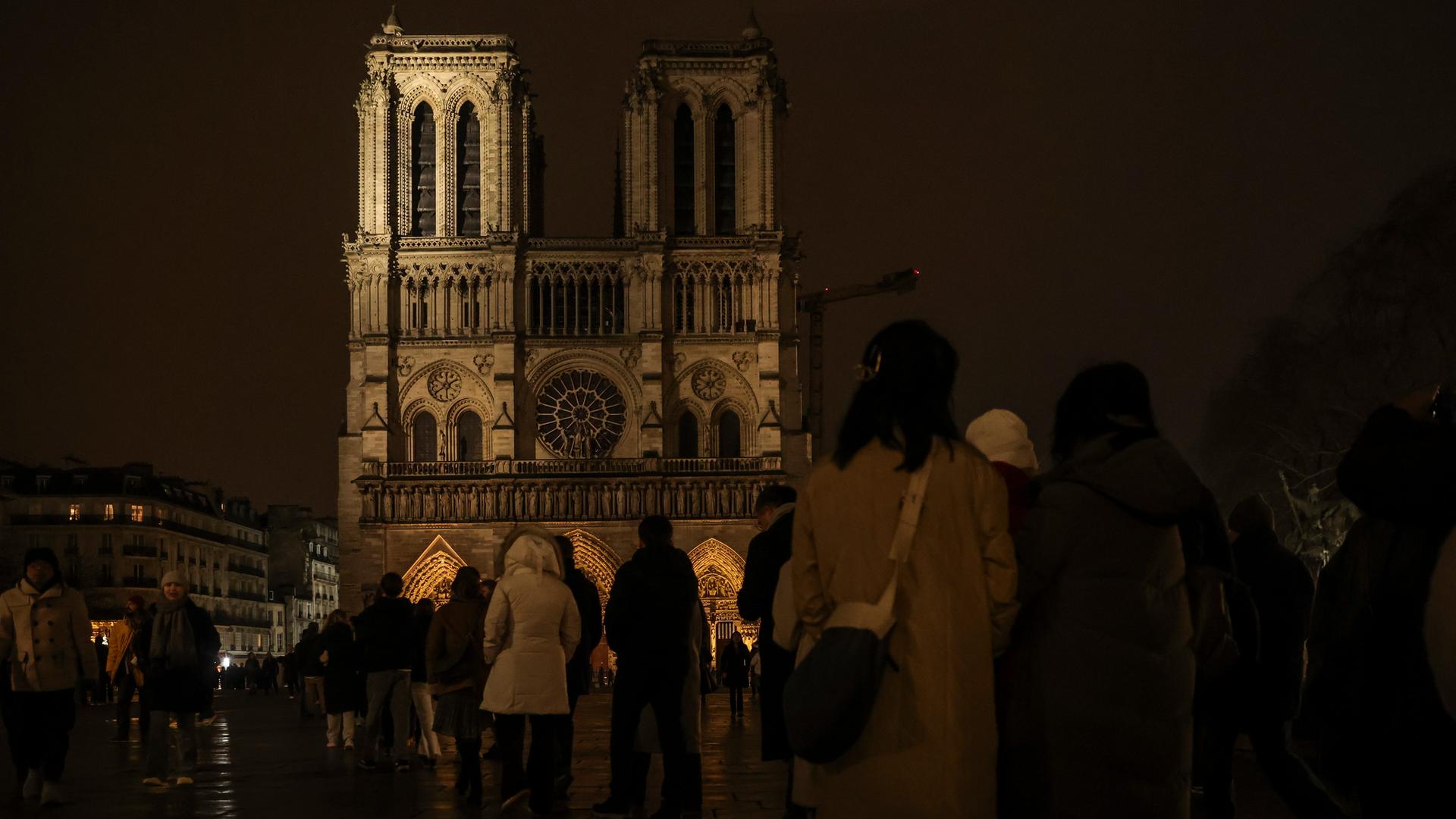 Notre Dame Symbolbild Lichtblicke 2024