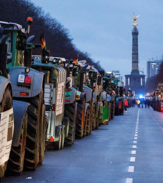 Bauernproteste in Berlin - Traktoren auf der Staße