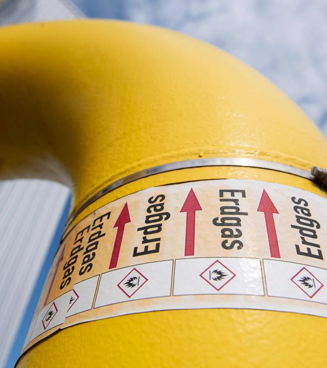 Rohre mit der Aufschrift Erdgas