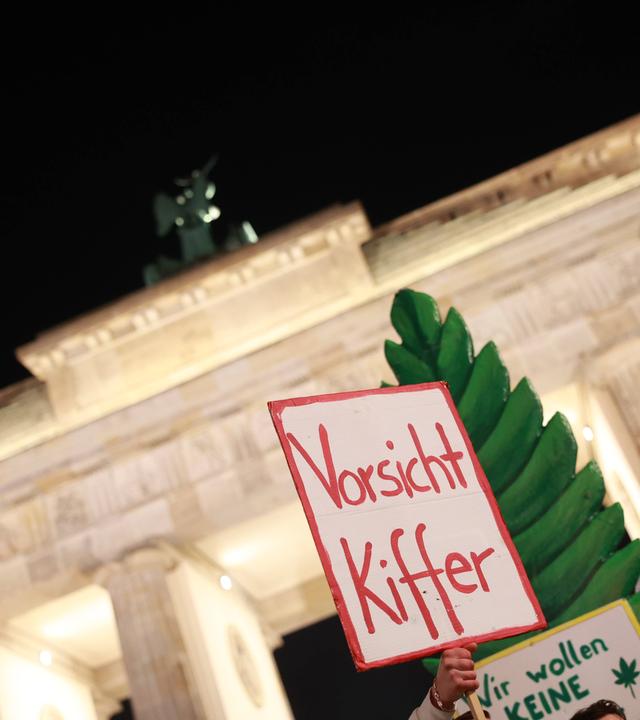 Pappe mit Aufschrift "Vorsicht KIffer".