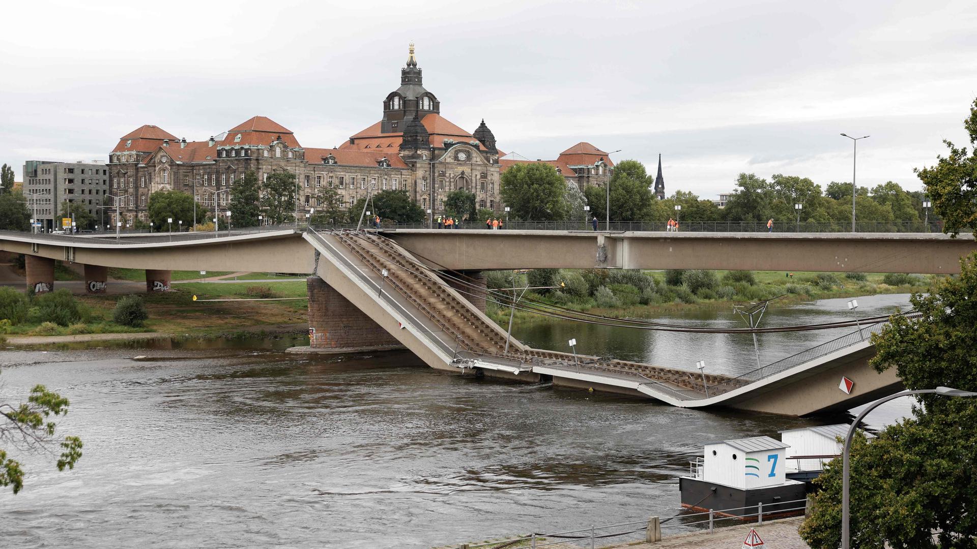 Eingestürzte Carolabrücke in Dresden
