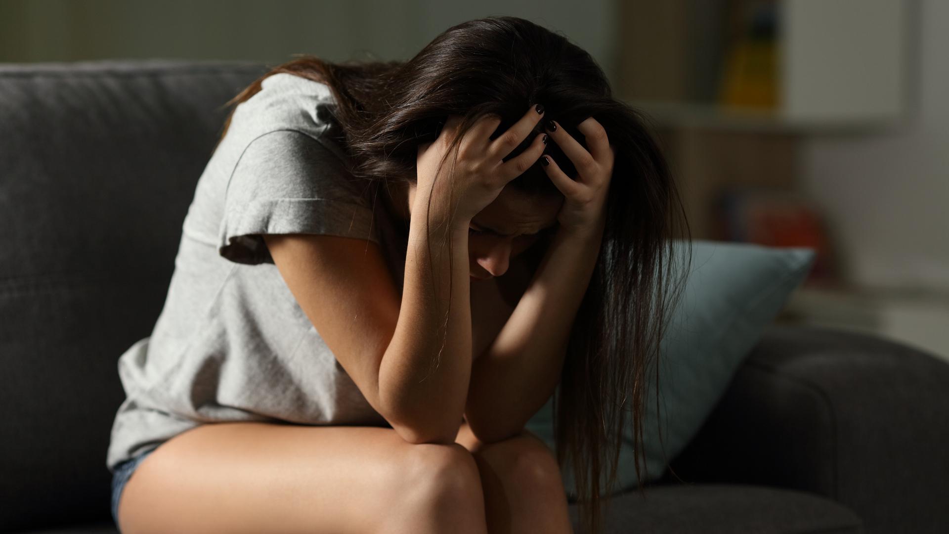 Bild für Zunahme der Suizidgedanken bei jungen Frauen