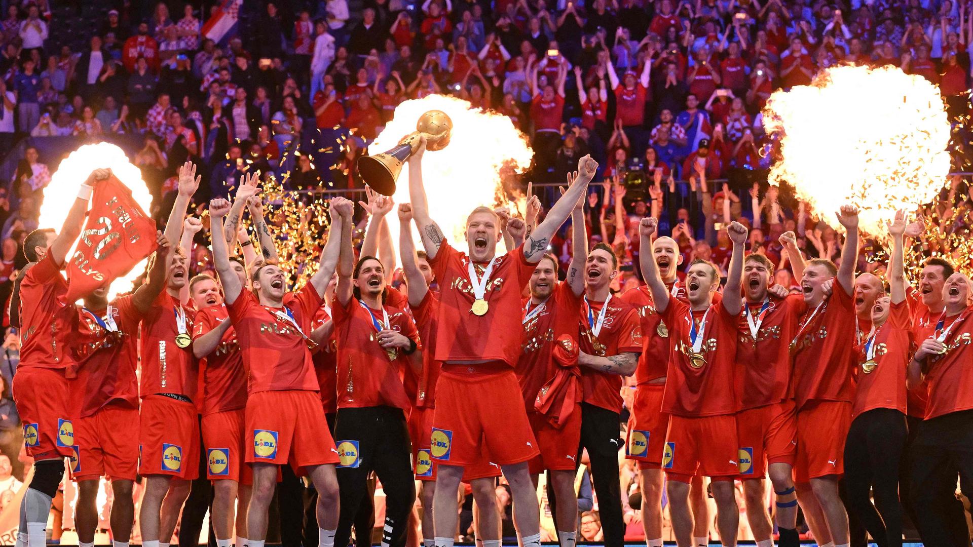 Dänemark feiert mit Pokal den Handball WM Sieg