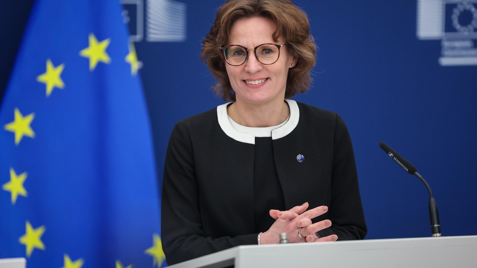 European Commissioner Jessika Roswall holds conference on COP16