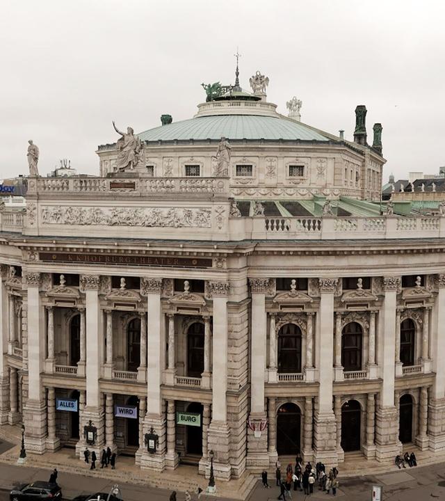 Die Außenfassade des Burgtheathers