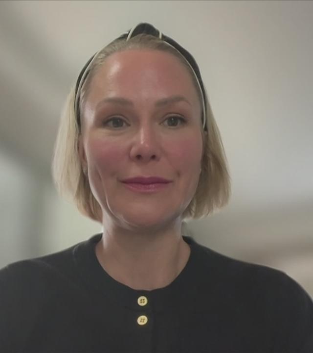 Birgit Haas, Einwohnerin von Pasadena im Gespräch mit Antje Pieper, Zugeschaltet aus einem Hotel