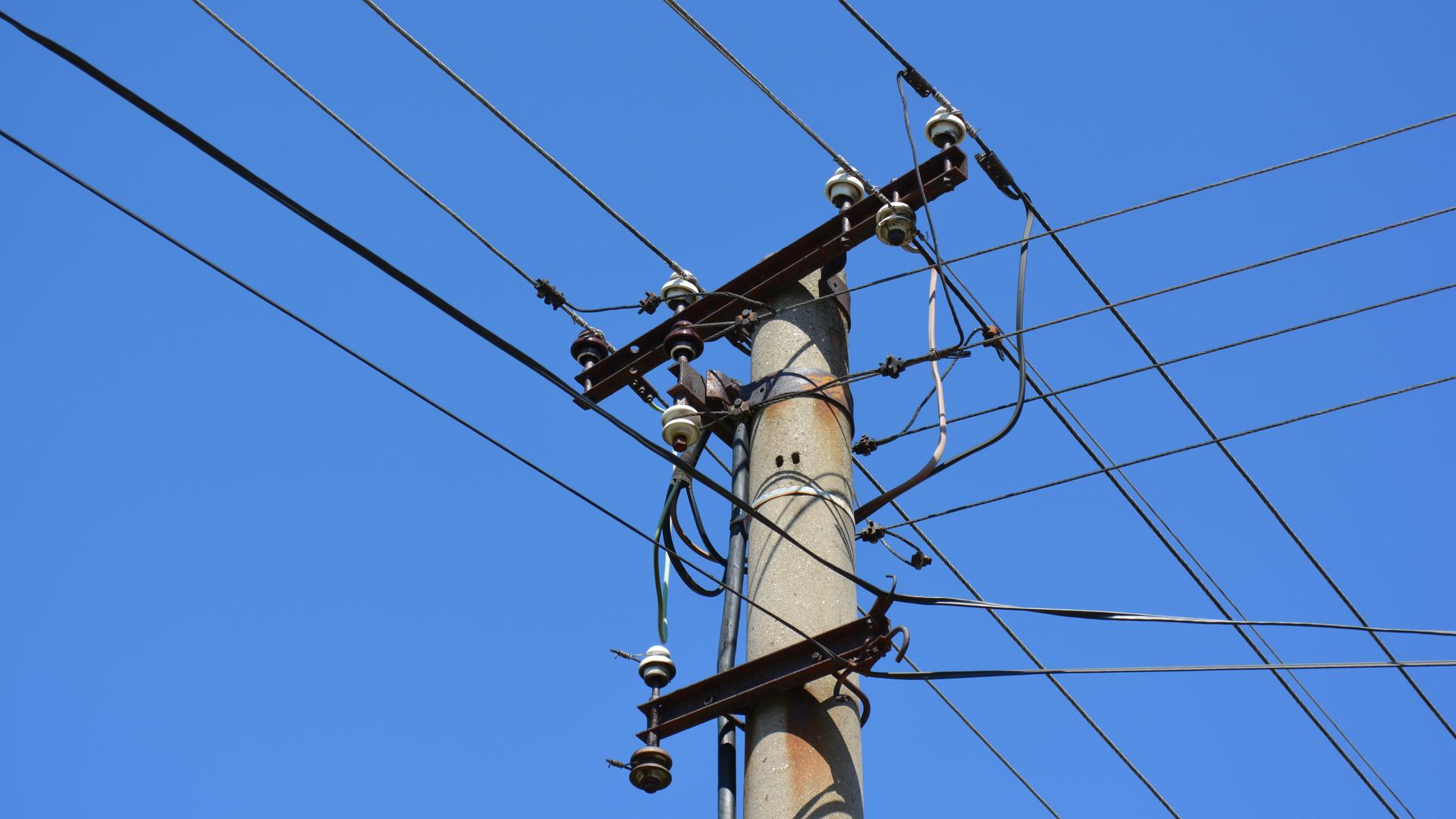 Ansicht auf eine Hochspannungsleitungen