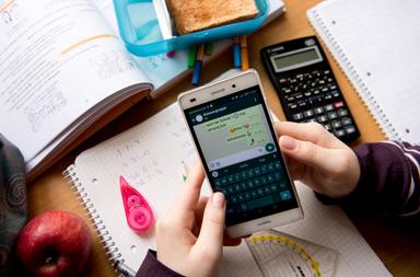 Smartphones raus aus dem Unterricht?