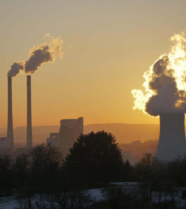 CO2 soll verringert werden  Muss der Emissionshandel angepasst werden, um Klimaschutz und Wirtschaft zu vereinen?