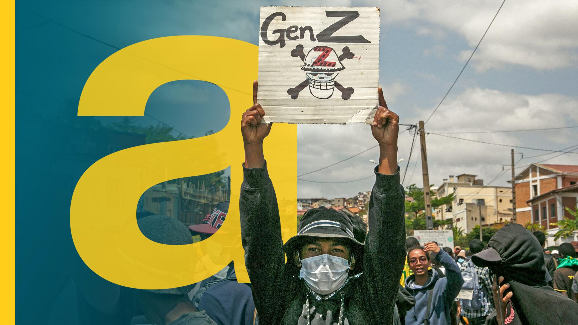 Ein Demonstrant hält während einer Demonstration gegen wiederholte Wasser- und Stromausfälle in Antananarivo am 27. September 2025 ein Plakat mit der Aufschrift "Gen-Z" und einem gemalten Totenkopf hoch.