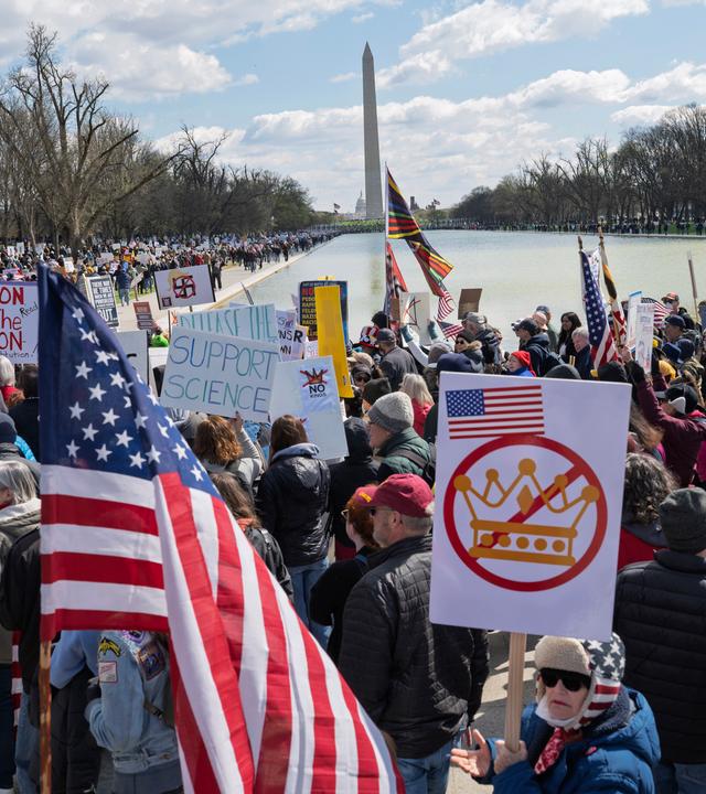 Landesweite No Kings Proteste in den USA - Millionen waren auf den SStraßen um gegen Trump und die US-Regierung zu demonstrieren.
