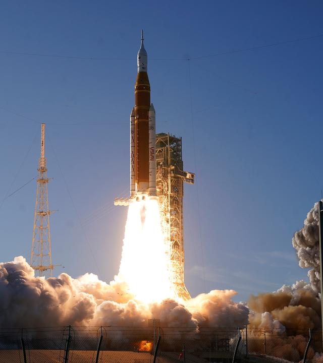 Erfolgeicher Artemis-2-Start: Zum ersten Mal seit 1972 fliegen Menschen wieder zum Mond – diesmal als internationale Mission. Artemis 2 ist der große Testlauf für die Rückkehr 2028. 