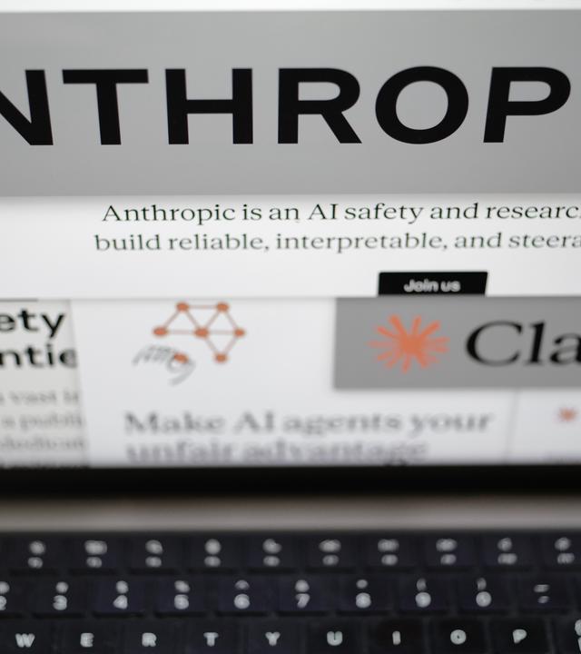 Anthropics KI Claude Mythos findet sekundenschnell Siherheitslücken und kann sie sofort ausnutzen. Anthropic warnt jetzt u.a. Regierungen weltweit?