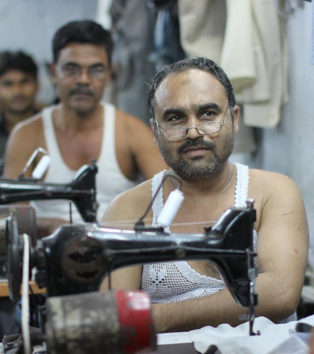 Näher in einer Textilfabrik in Indien