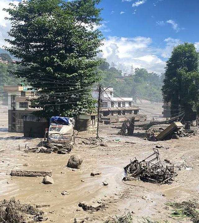 Sturzflut verwüstet Rasuwa nahe der chinesischen Grenze in Nepal