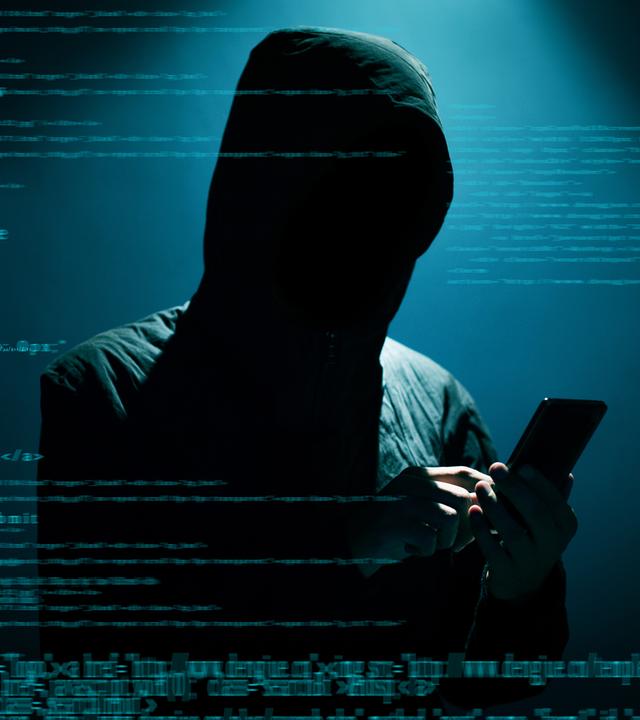 Hacker benutzt Smartphone