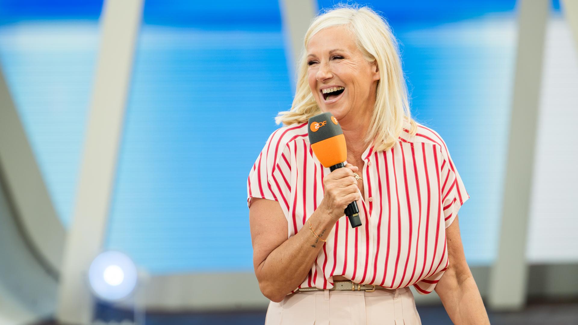 Kiwi eröffnet die Sendung 
