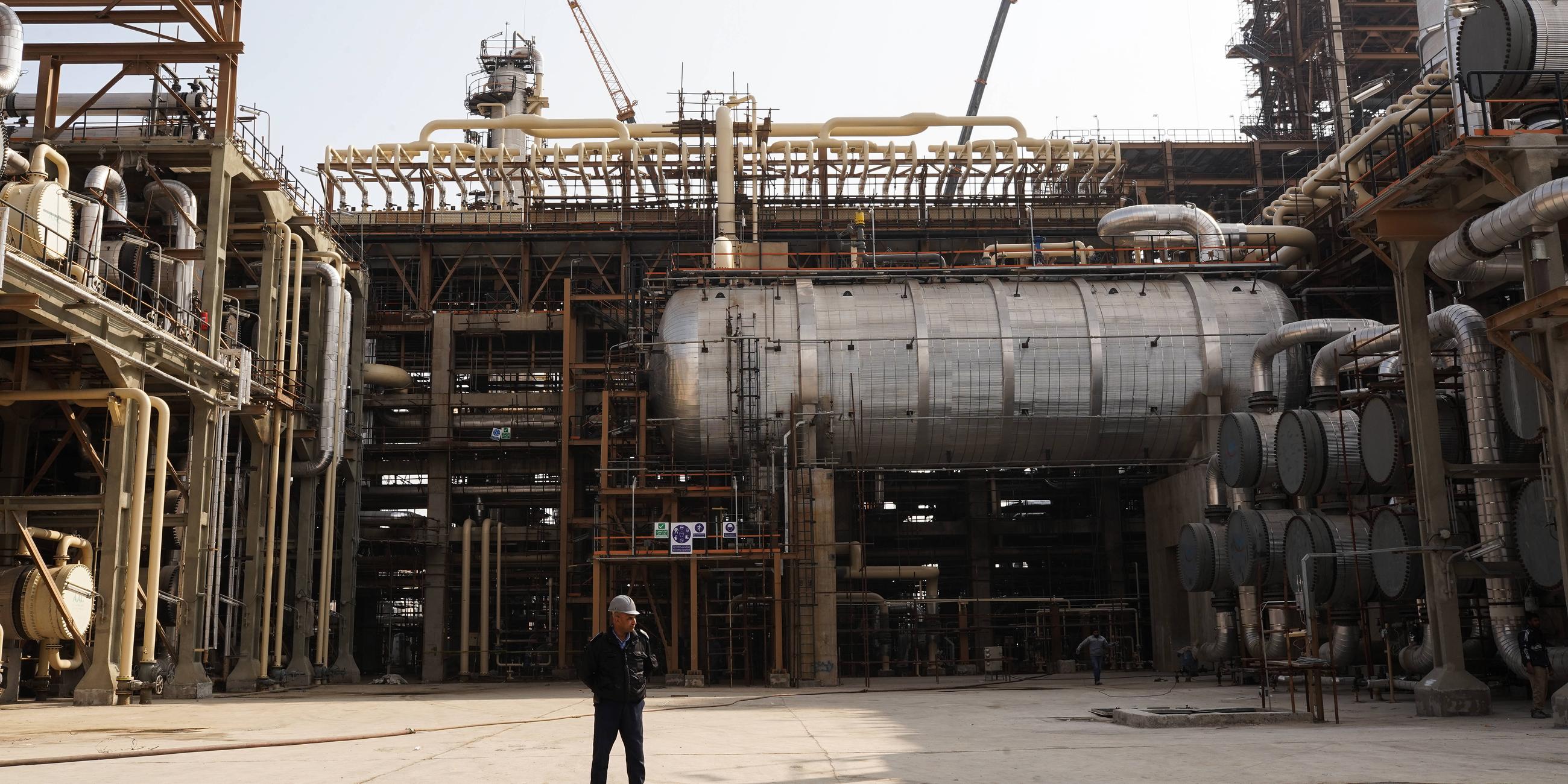 Die Raffinerie Abadan ist eine Ölraffinerie in Abadan nahe der Küste des Persischen Golfs