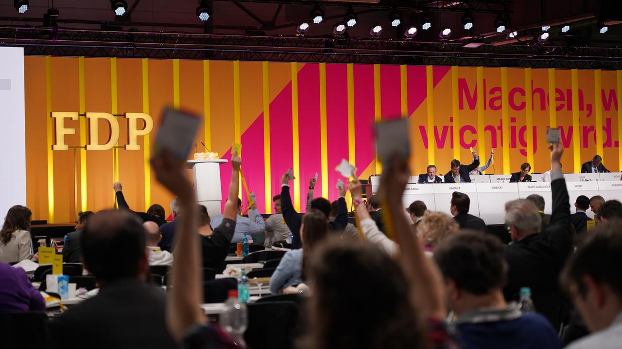 Bericht vom Parteitag der FDP in Berlin ZDFmediathek