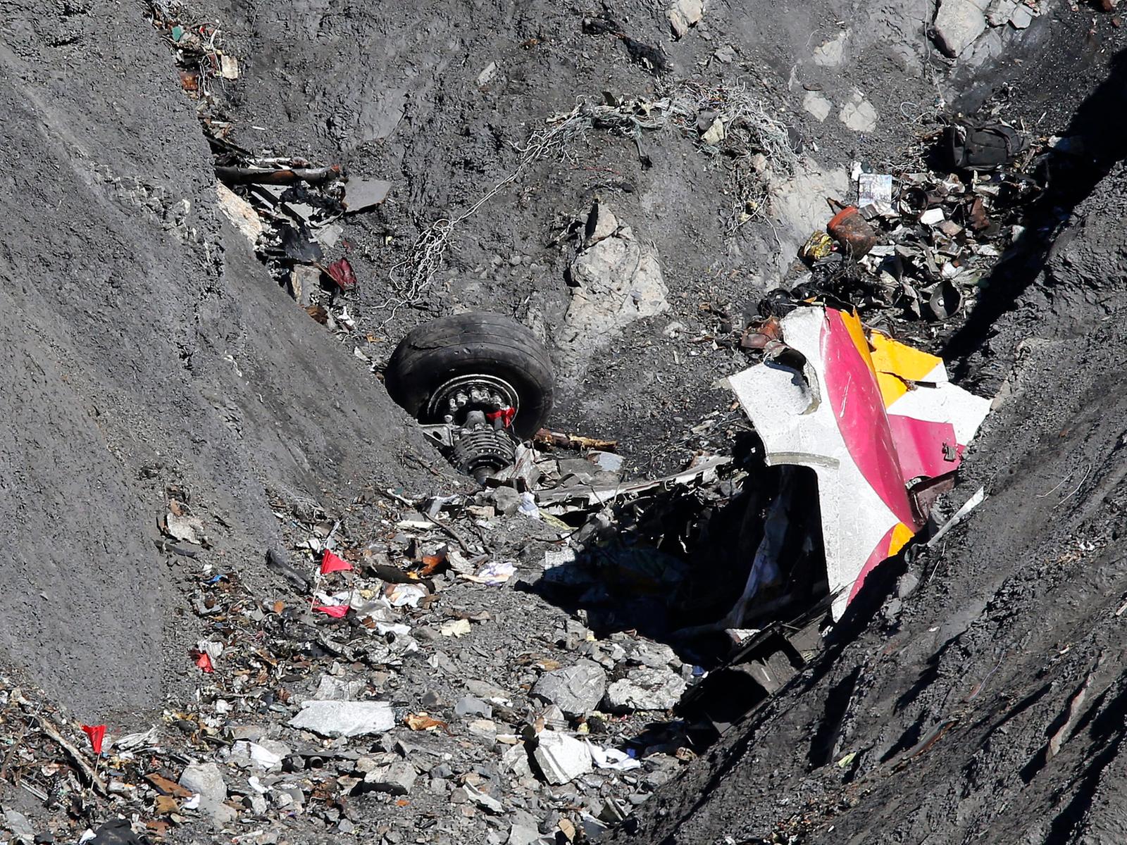 Flugzeugabsturz Germanwings 9525: Die Tragödie bleibt - ZDFheute