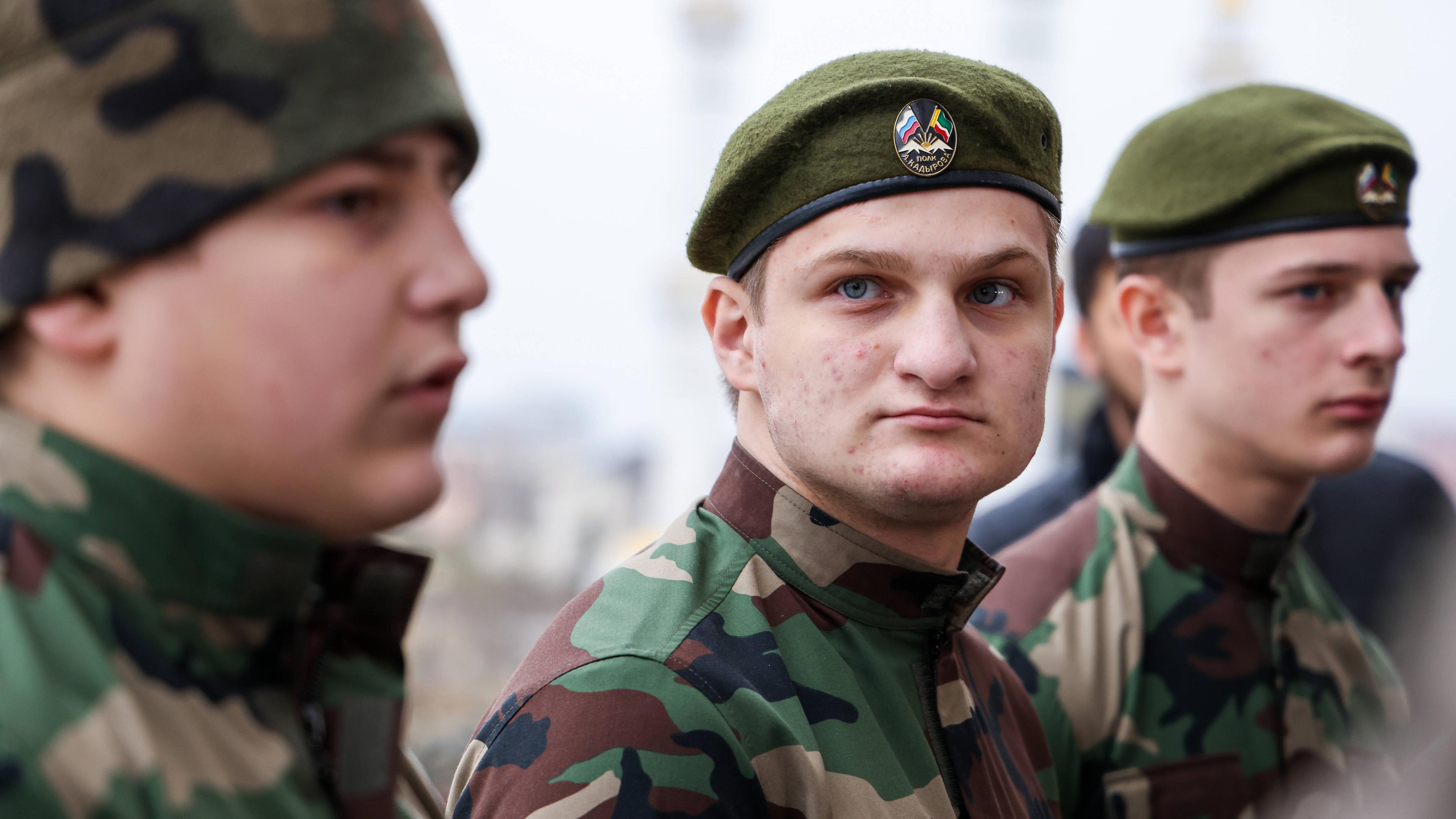 Adam, Achmat und Eli (v.l.n.r): Die Kadyrow-Söhne, aufgenommen am 25.02.2022