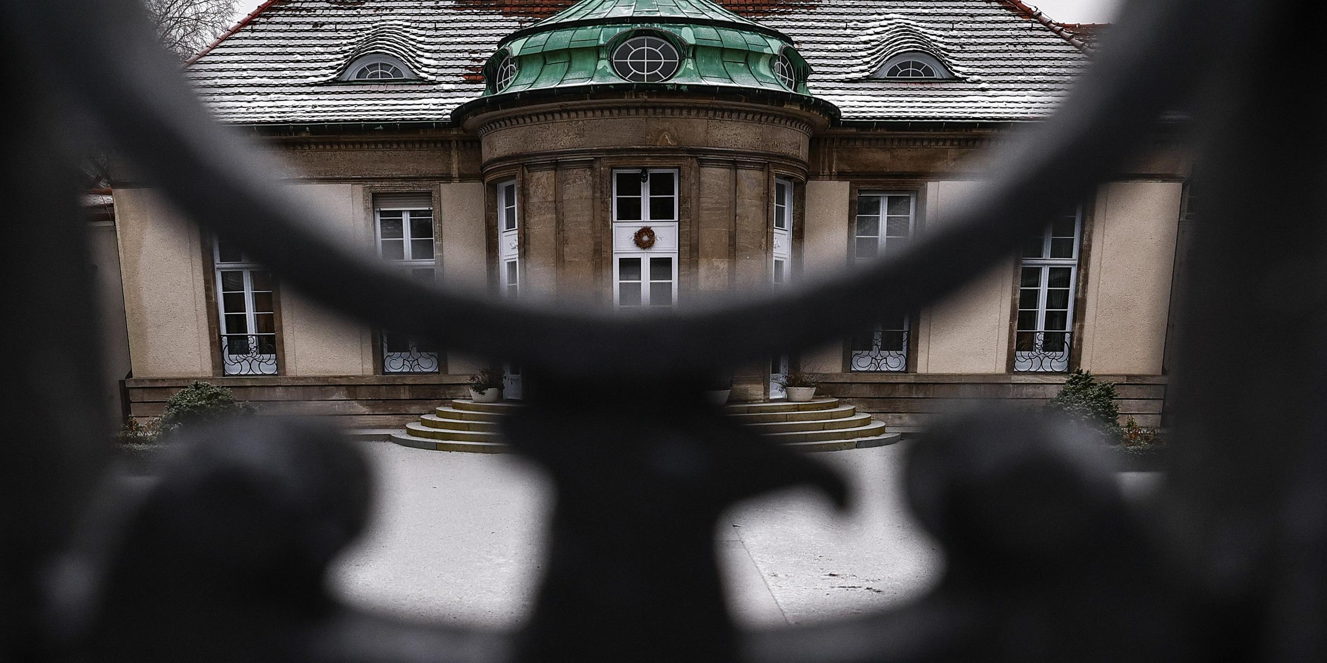 Blick auf ein Gästehaus in Potsdam, in dem AfD-Politiker an einem geheimen Treffen teilgenommen haben sollen.