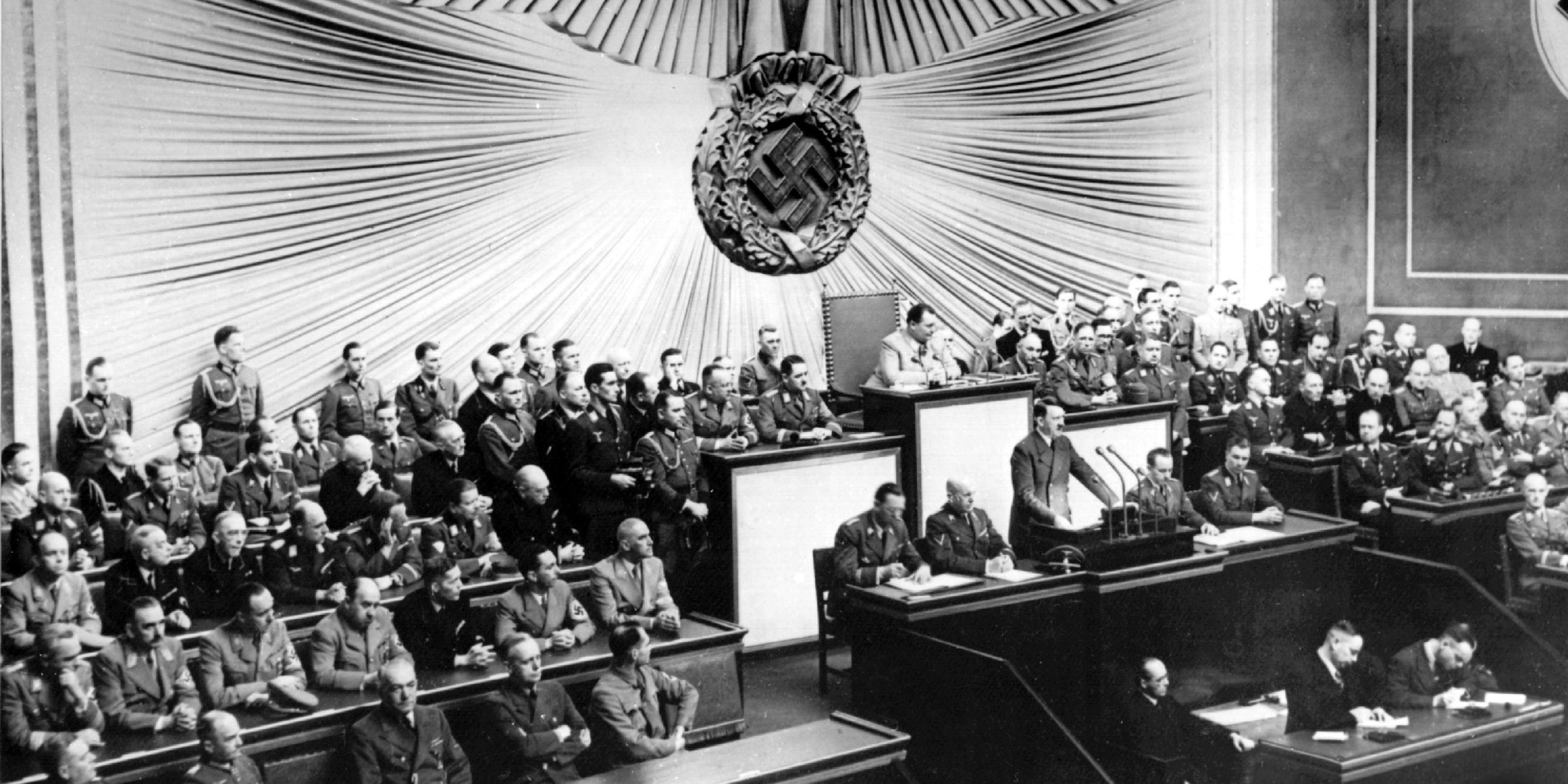 "Die Jahreschronik des Dritten Reichs (3) 1939 bis 1942: Krieg und Vernichtung": Adolf Hitler begründet den Angriff auf Polen in seiner Rede vor dem Reichstag 1939.